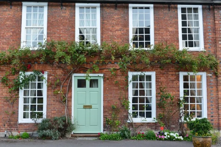 Exterior,View,Of,A,Beautiful,Old,Red,Brick,House,With